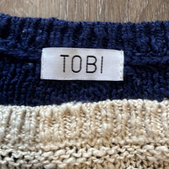 Tobi Blue Sweater, Size M - Picture 2 of 3